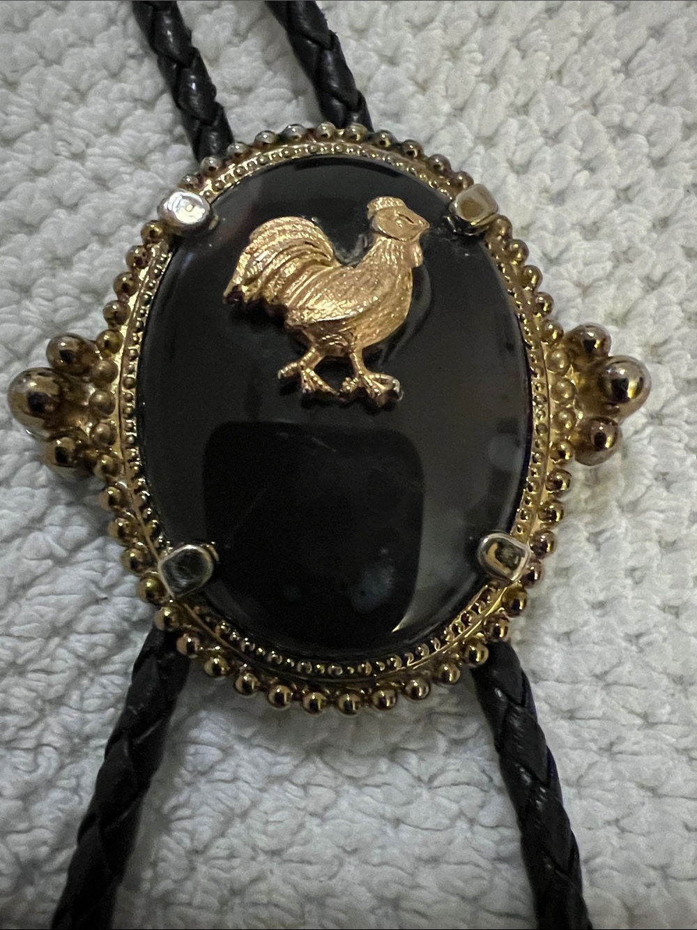 Bolo Vintage Rooster
Bolo Tie Black
Cabochon Gold
Tone Western
Cowboy Neck Tie